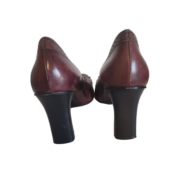 Nine West Women's Slip On Burgundy Leather Wingtip Brogue Chunky Heels Size: 9 - Picture 5 of 6
